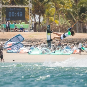 D57A8208-romantsovaphoto-Claudia-Leon