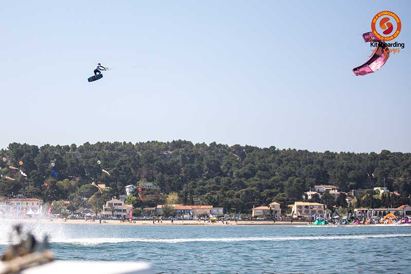 Tow in kite loop in Leucate