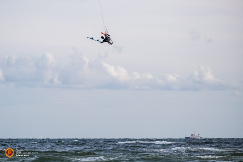 Aaron Hadlow board-off Germany Air Games